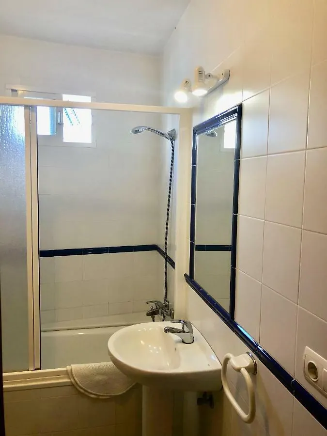 Ochomin Hostel San Martin del tesorillo Spain